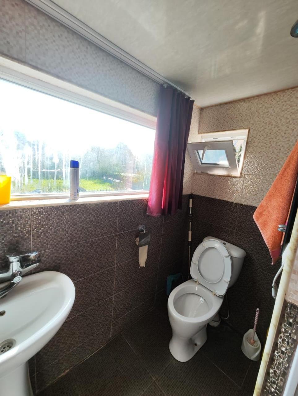 Hotel Chveni Ezo Ambrolauri Zewnętrze zdjęcie