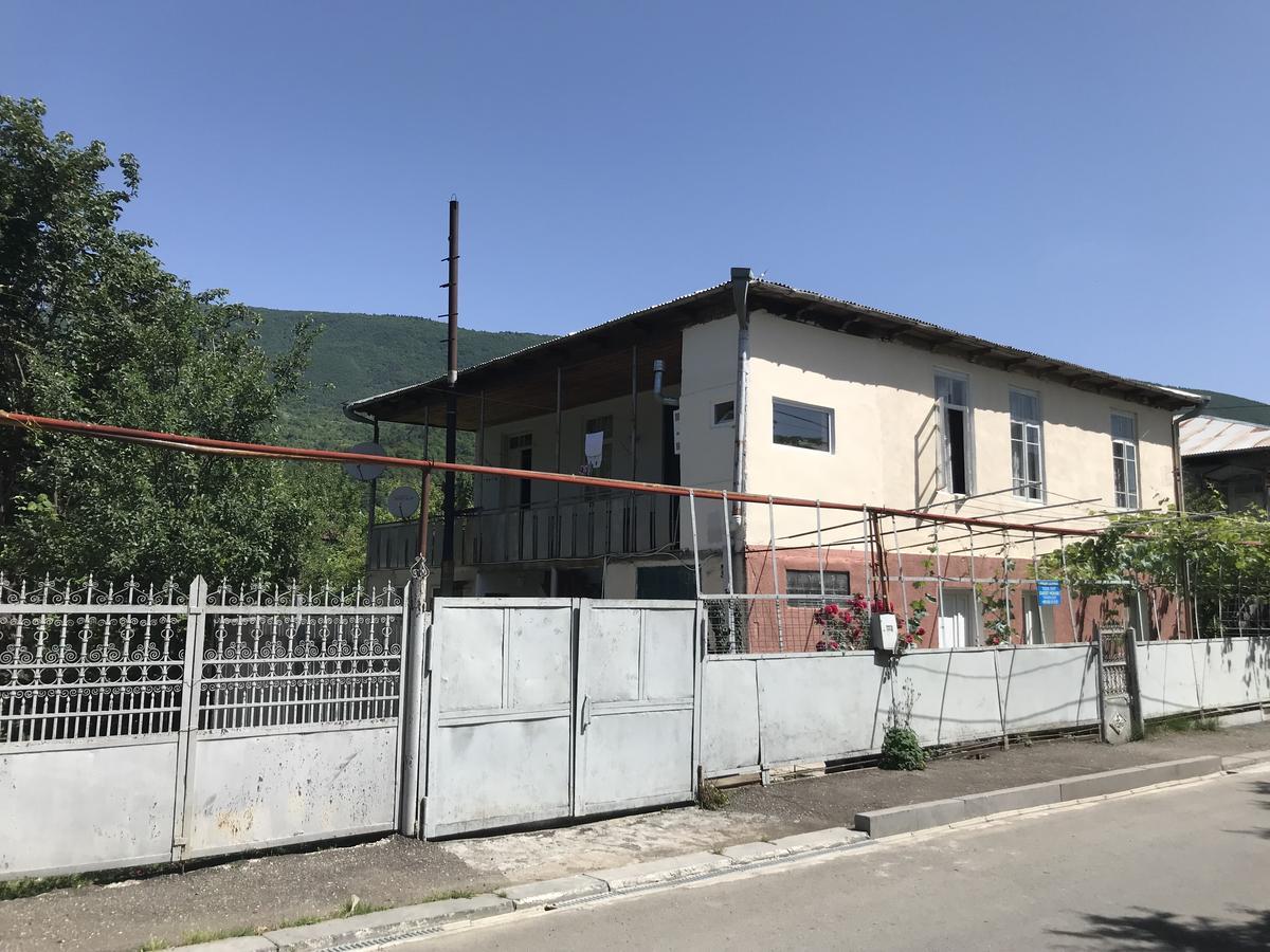 Hotel Chveni Ezo Ambrolauri Zewnętrze zdjęcie